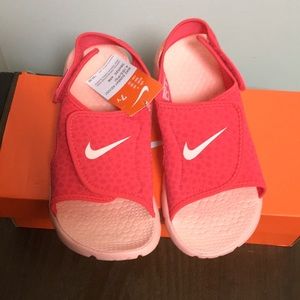 NWT. Nike girl’s sandals